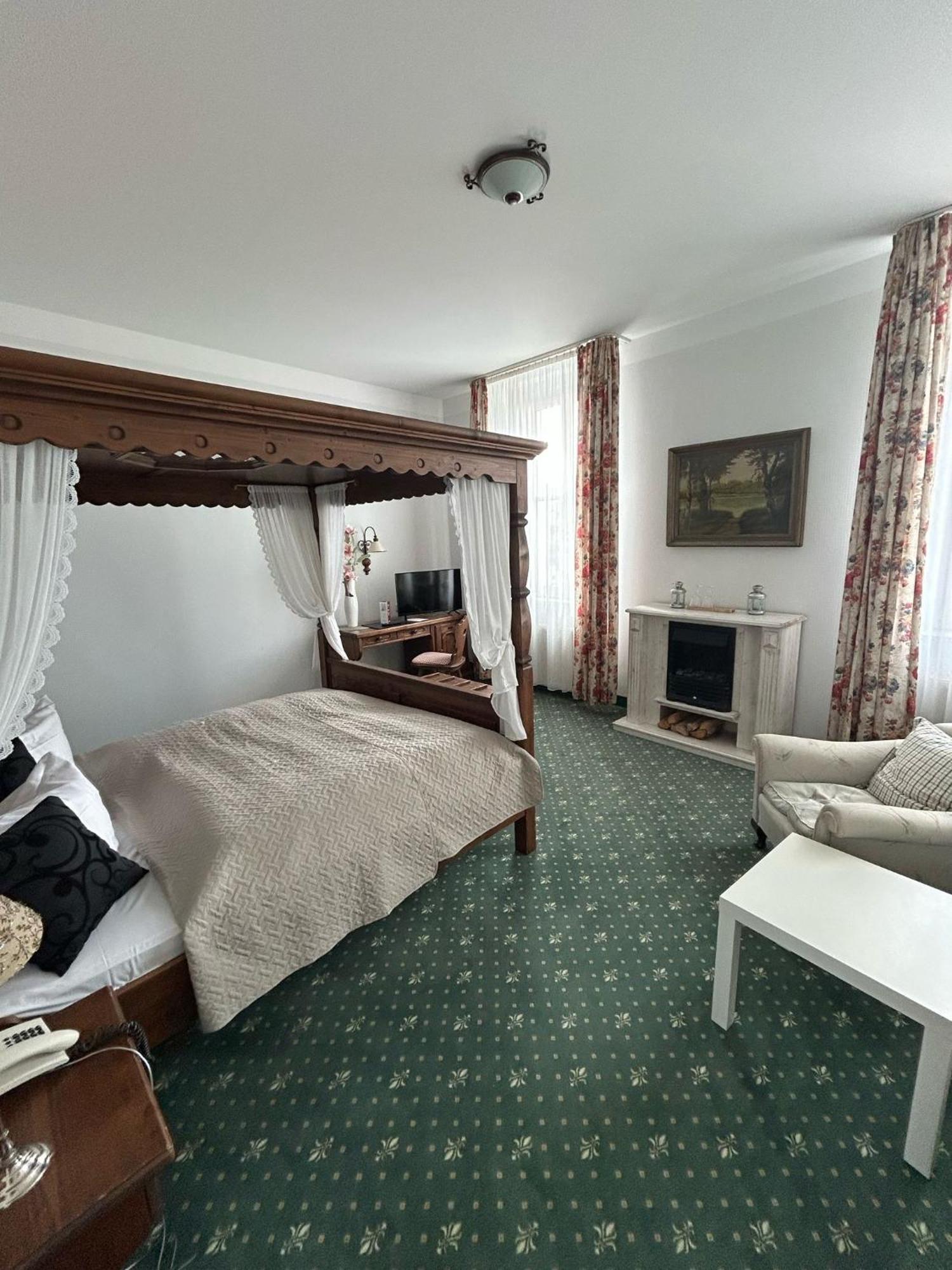 Hotel Uckermark برنتسلاو المظهر الخارجي الصورة